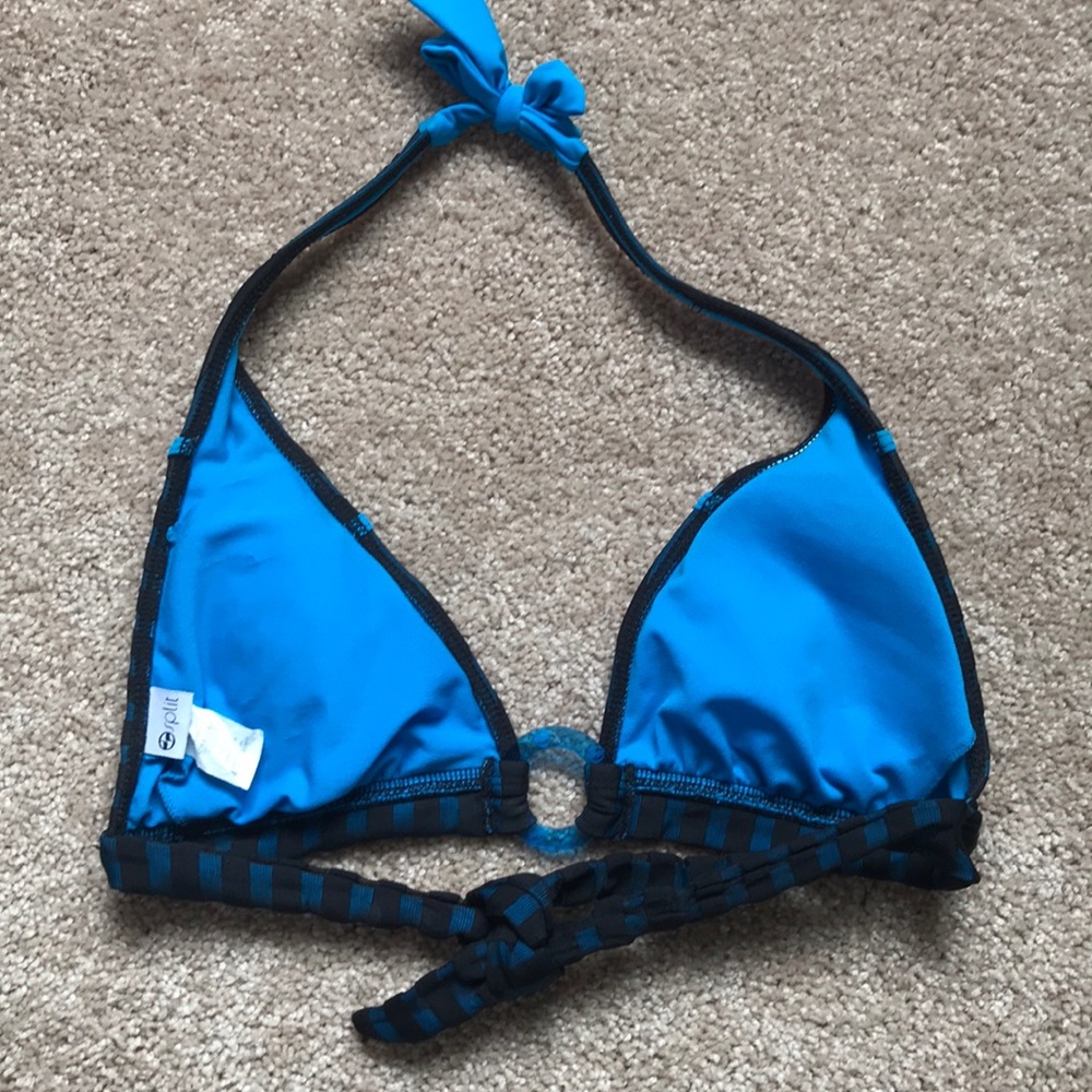 Split bikini - Picture 3 of 5